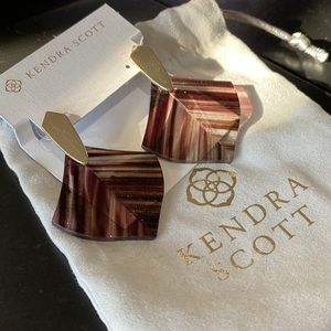 New w/ tags Kendra Scott Astoria earrings gold